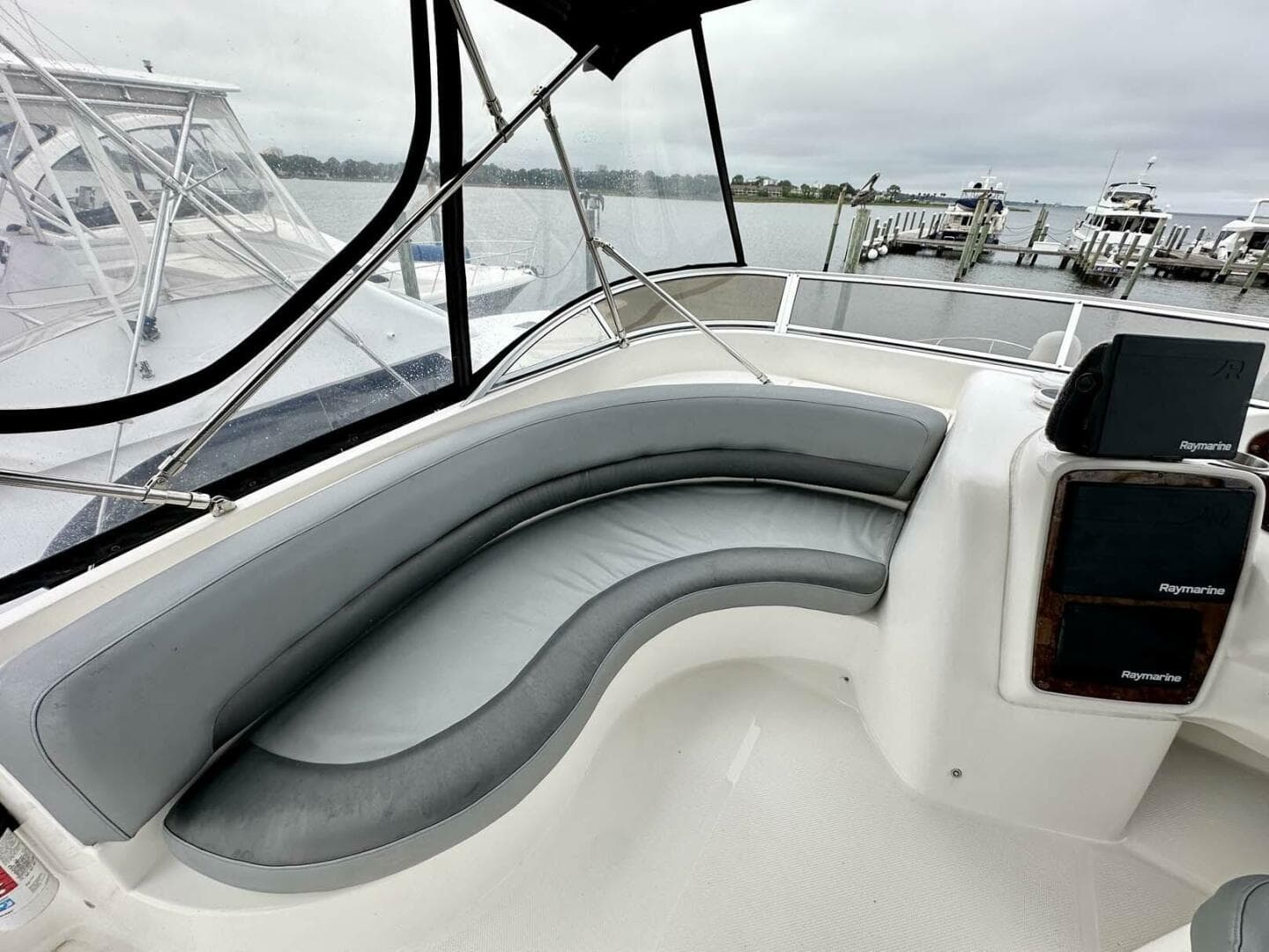 2007 Meridian 411 Sedan — photo 34