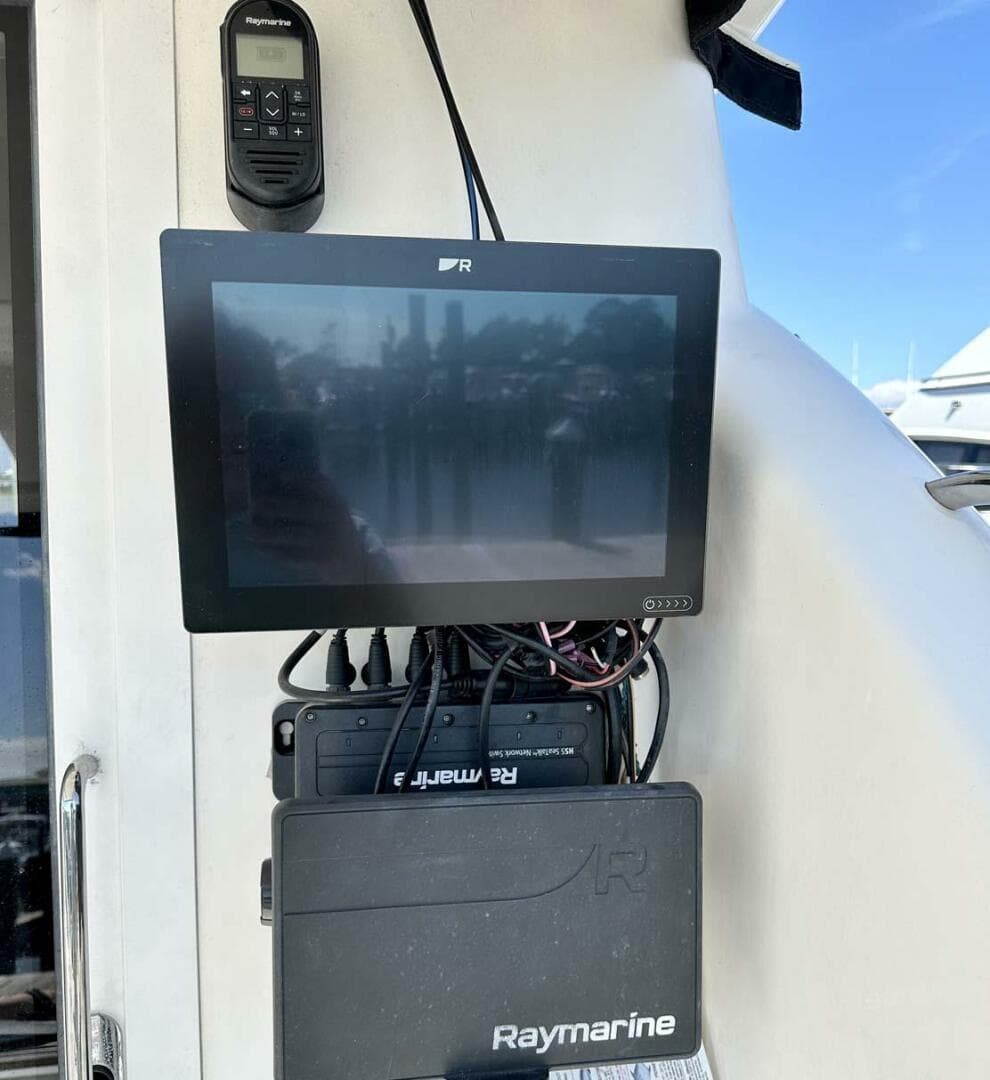 2007 Meridian 411 Sedan — photo 38