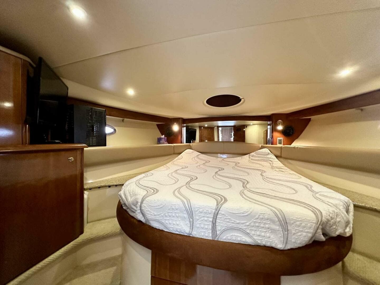 2007 Meridian 411 Sedan — photo 28