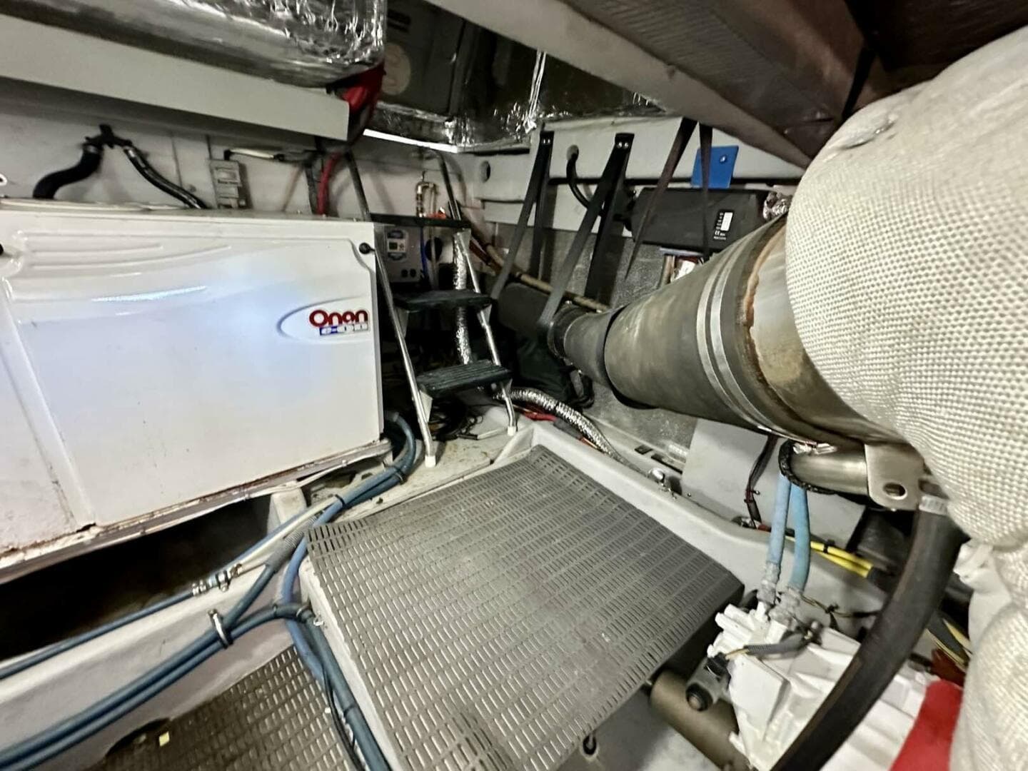 2007 Meridian 411 Sedan — photo 40