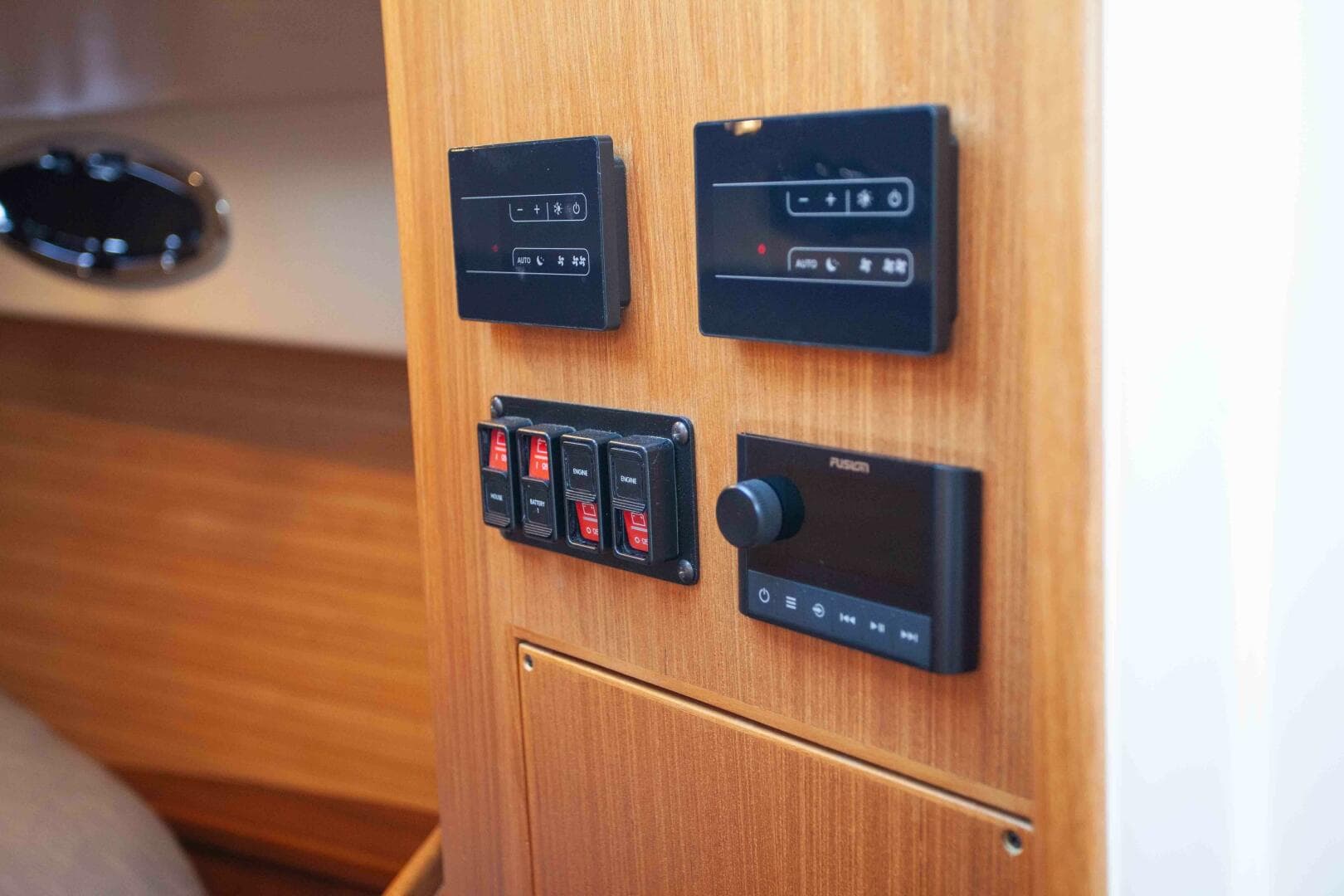 2024 True North Outboard Express — photo 142