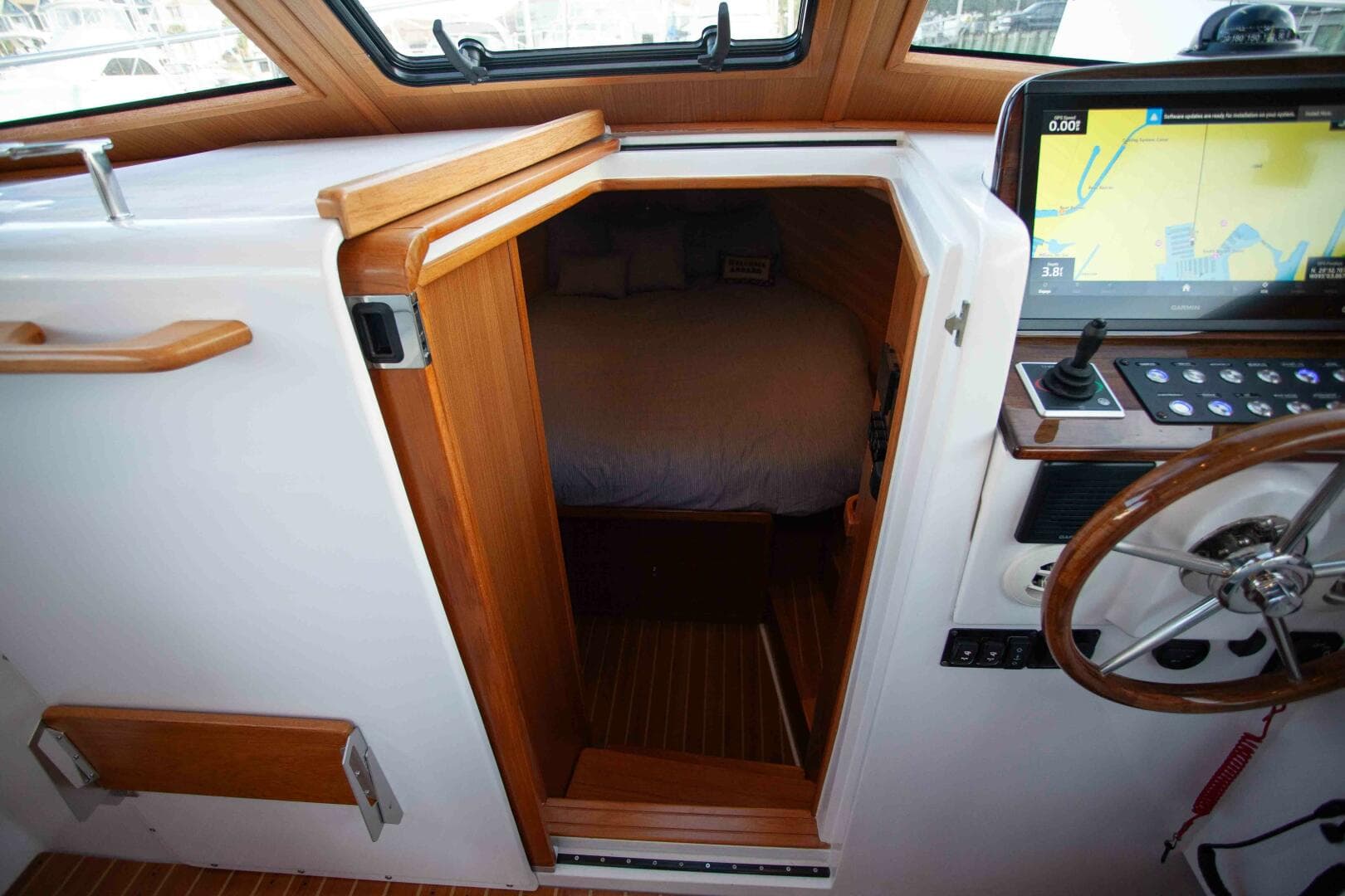 2024 True North Outboard Express — photo 138