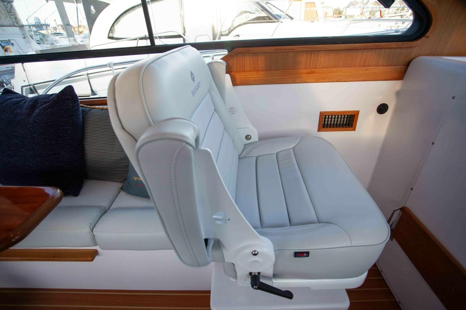 2024 True North Outboard Express — photo 106