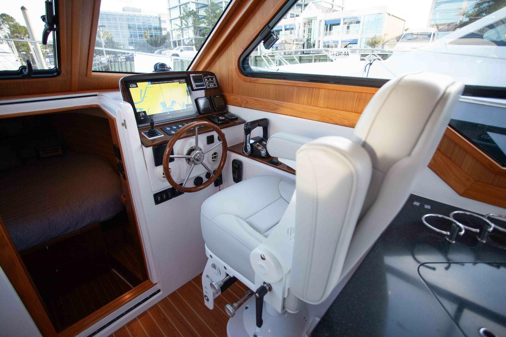 2024 True North Outboard Express — photo 105