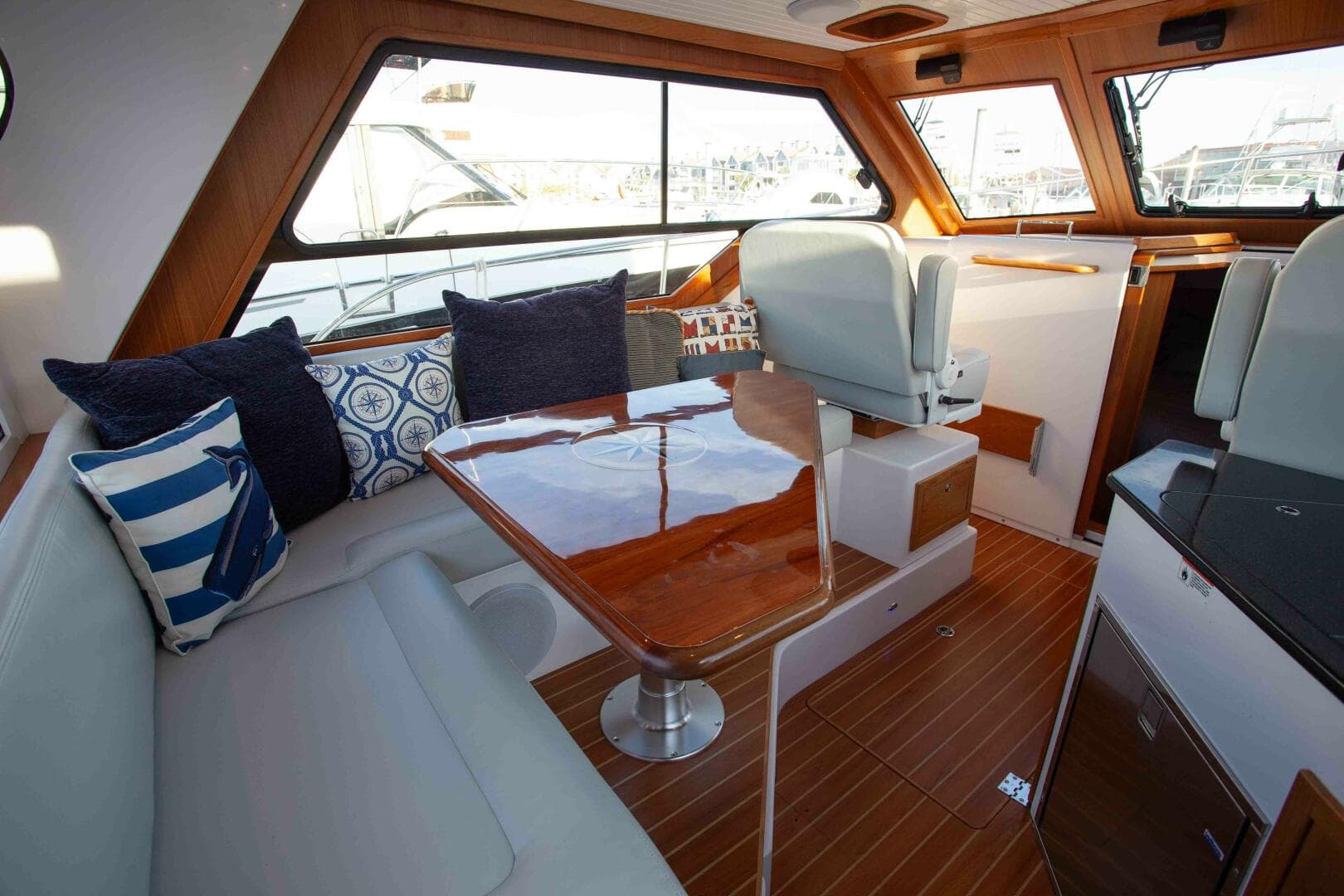 2024 True North Outboard Express — photo 80