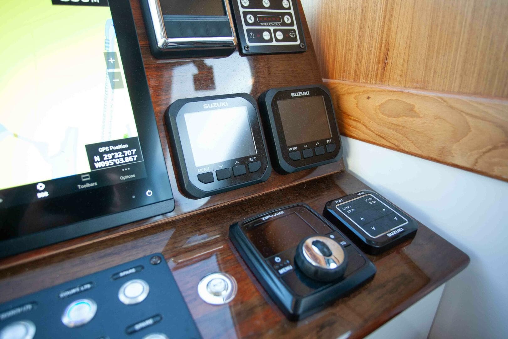 2024 True North Outboard Express — photo 124