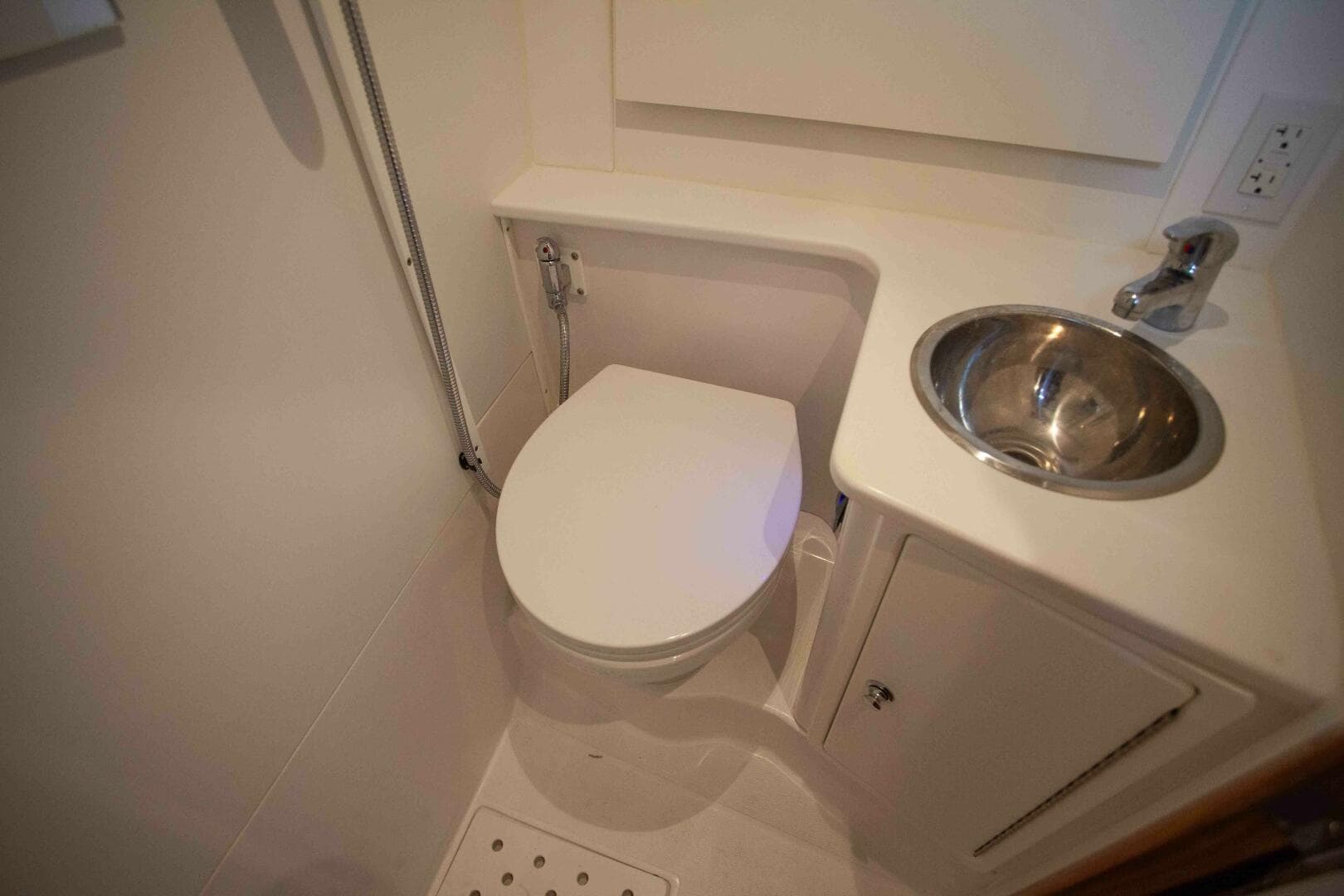 2024 True North Outboard Express — photo 162