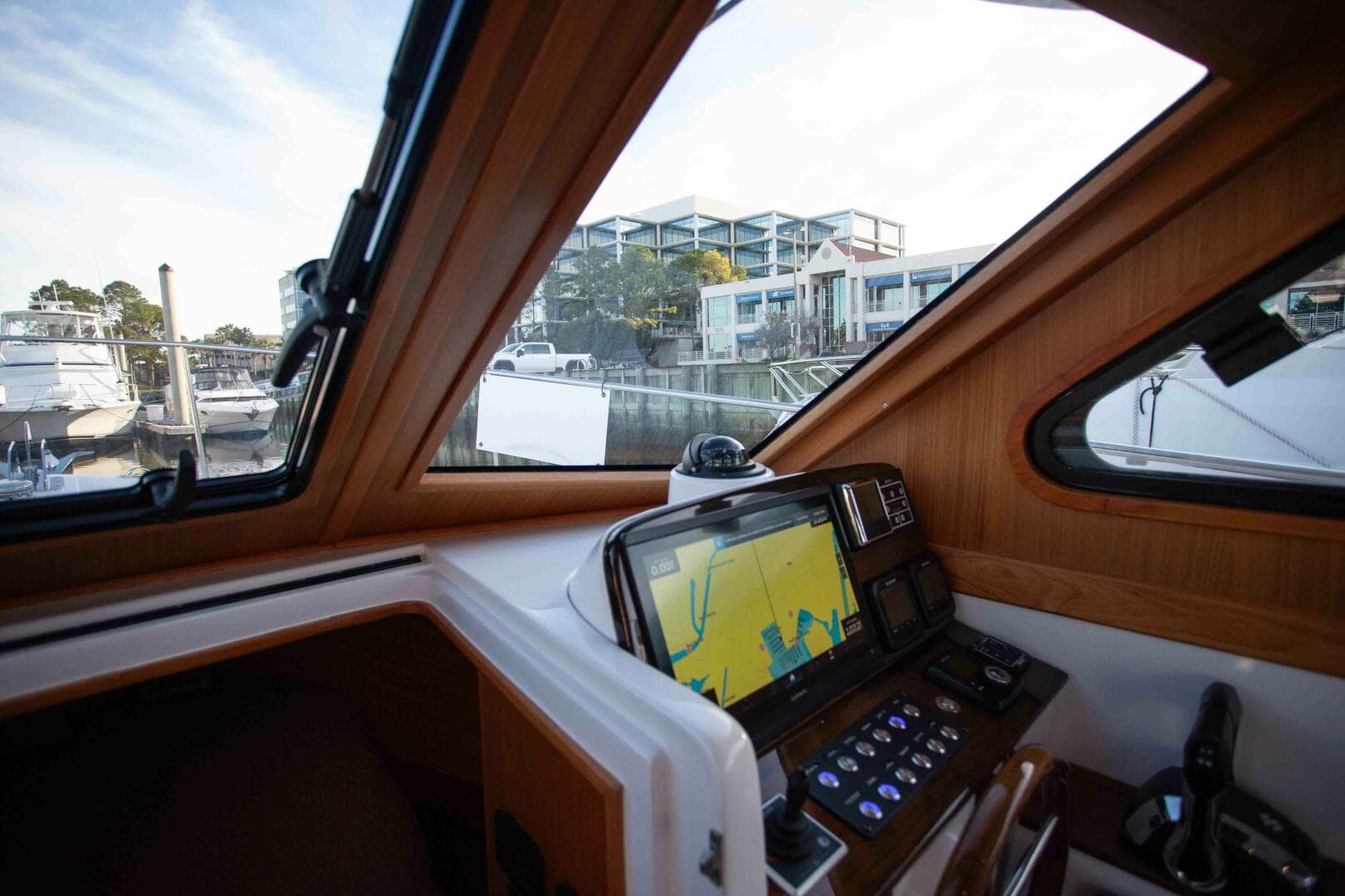 2024 True North Outboard Express — photo 115