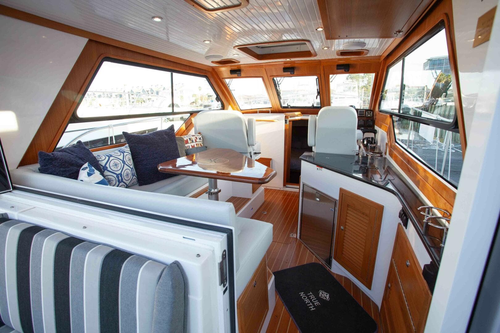 2024 True North Outboard Express — photo 79