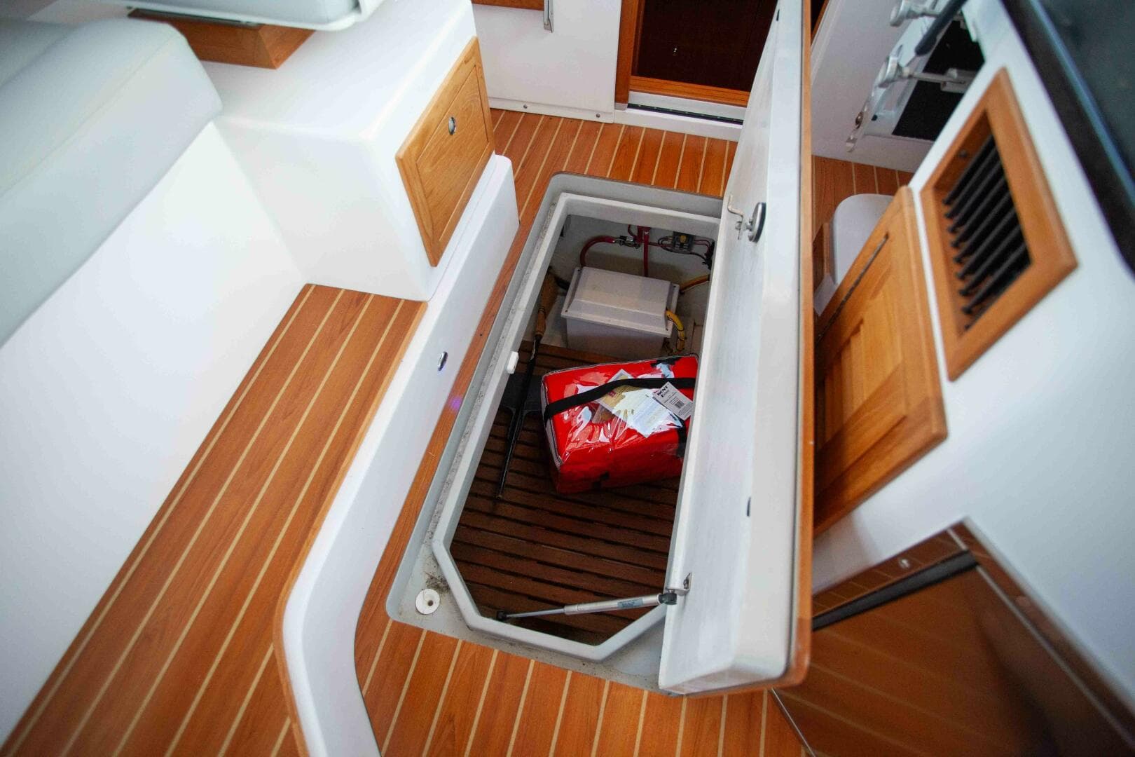 2024 True North Outboard Express — photo 168