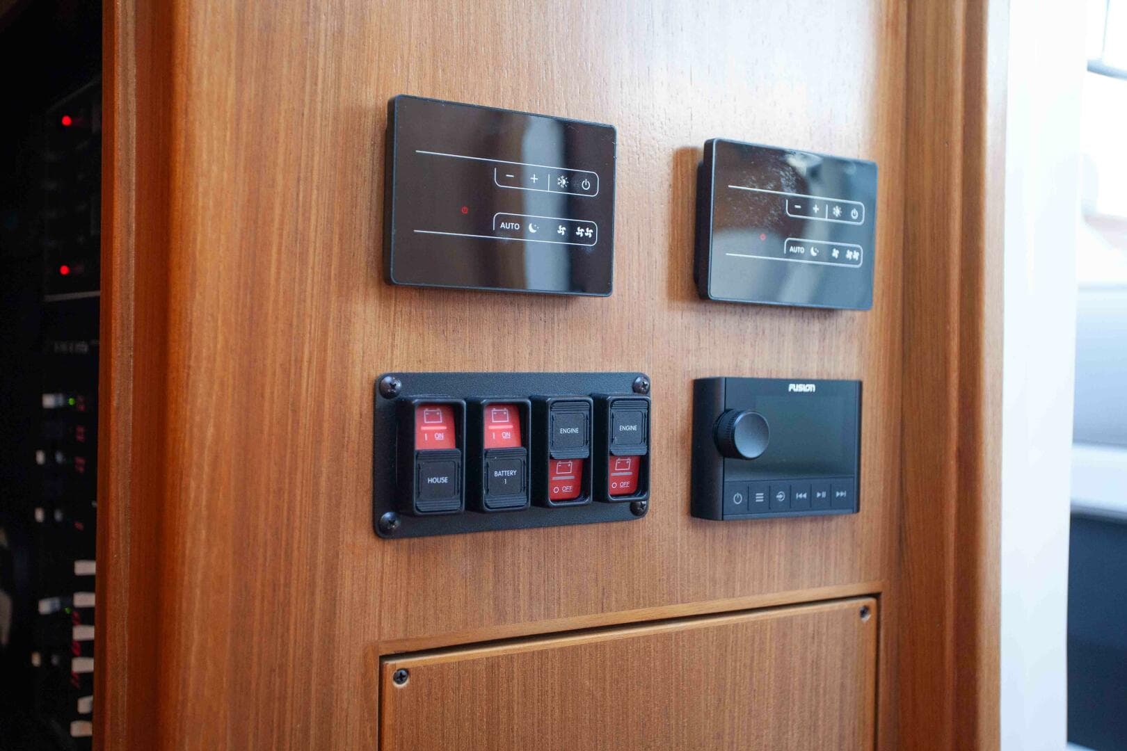 2024 True North Outboard Express — photo 143