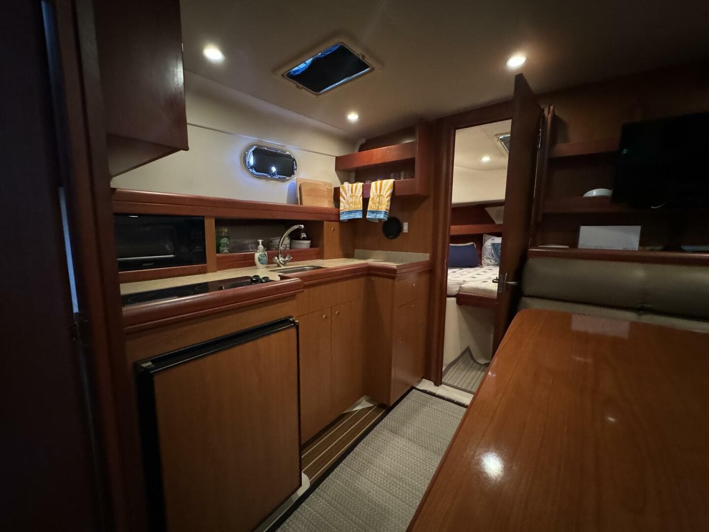 2008 Mainship 34 Pilot Hardtop — photo 40