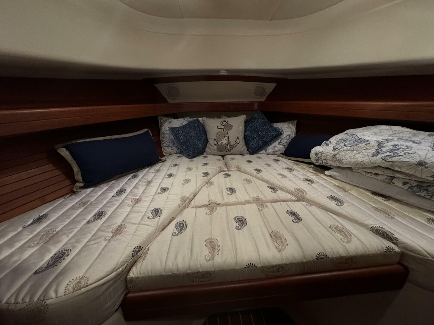 2008 Mainship 34 Pilot Hardtop — photo 42