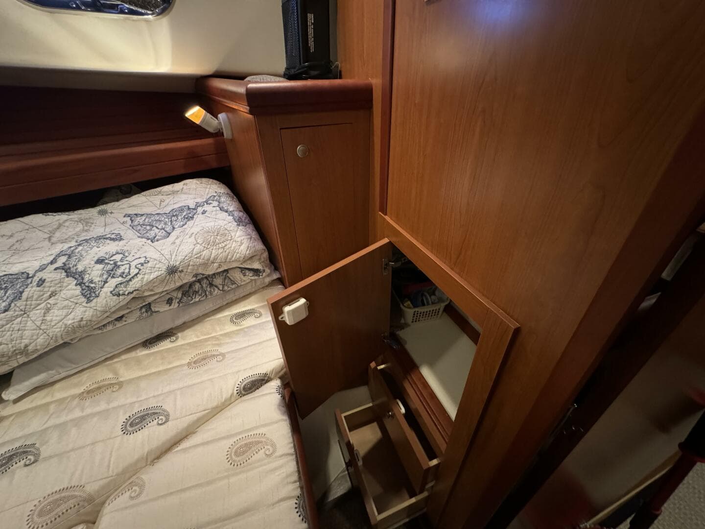 2008 Mainship 34 Pilot Hardtop — photo 43