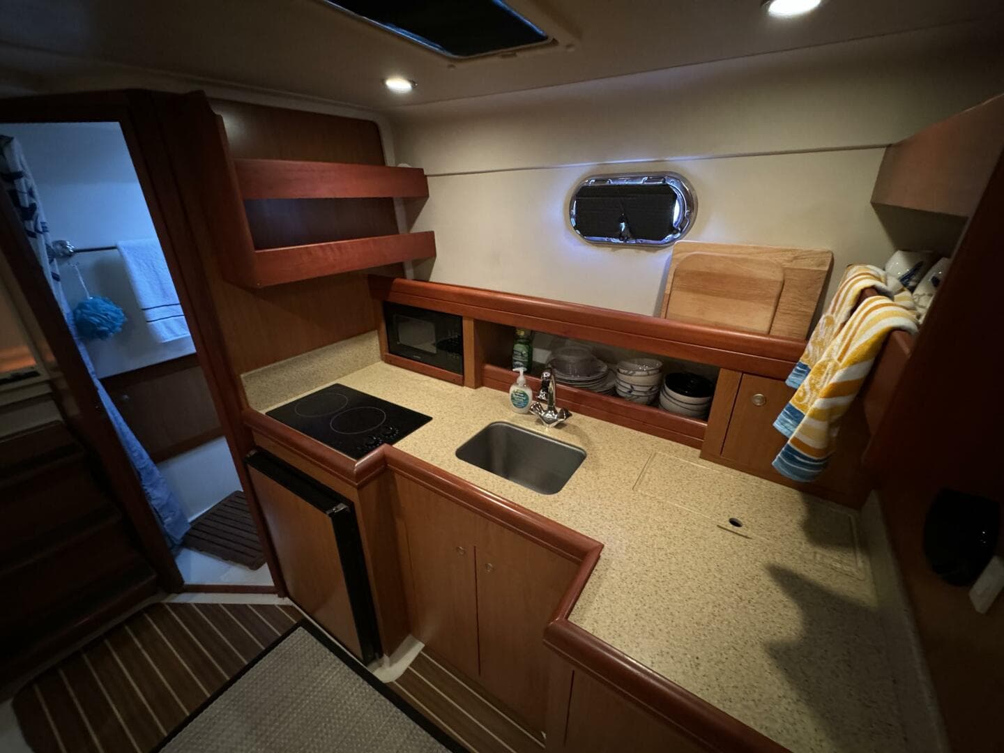 2008 Mainship 34 Pilot Hardtop — photo 37