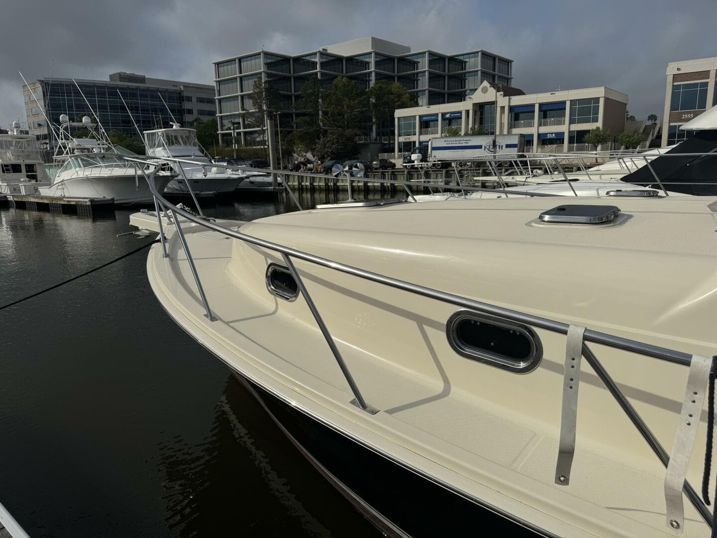 2008 Mainship 34 Pilot Hardtop — photo 18