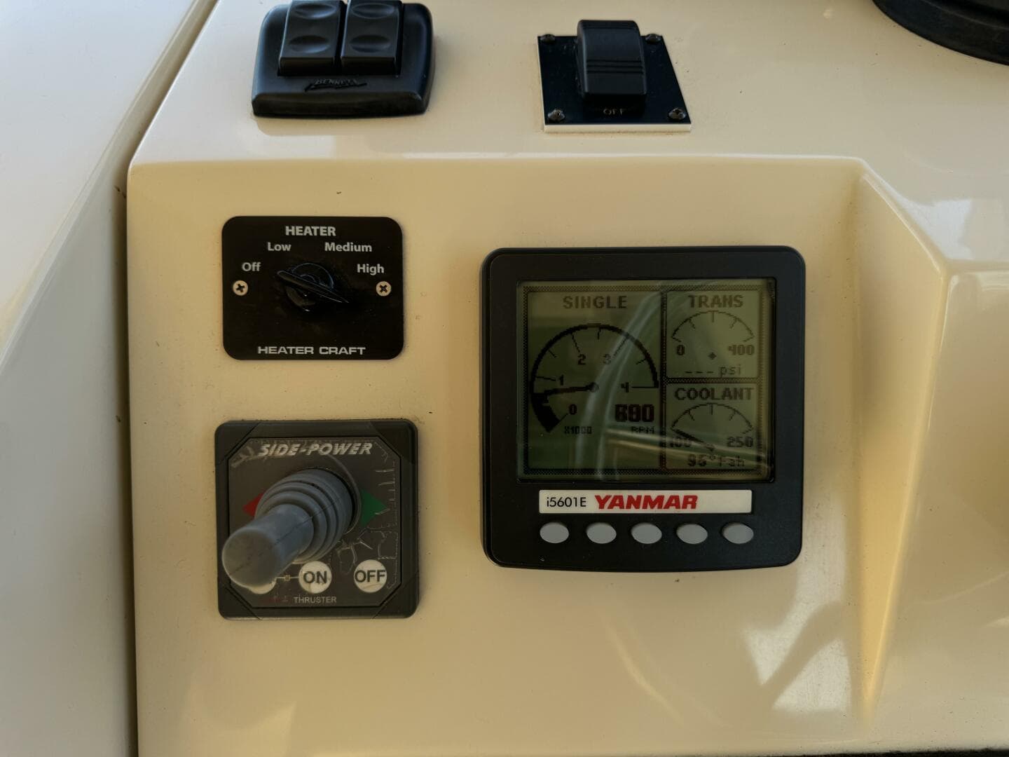 2008 Mainship 34 Pilot Hardtop — photo 27