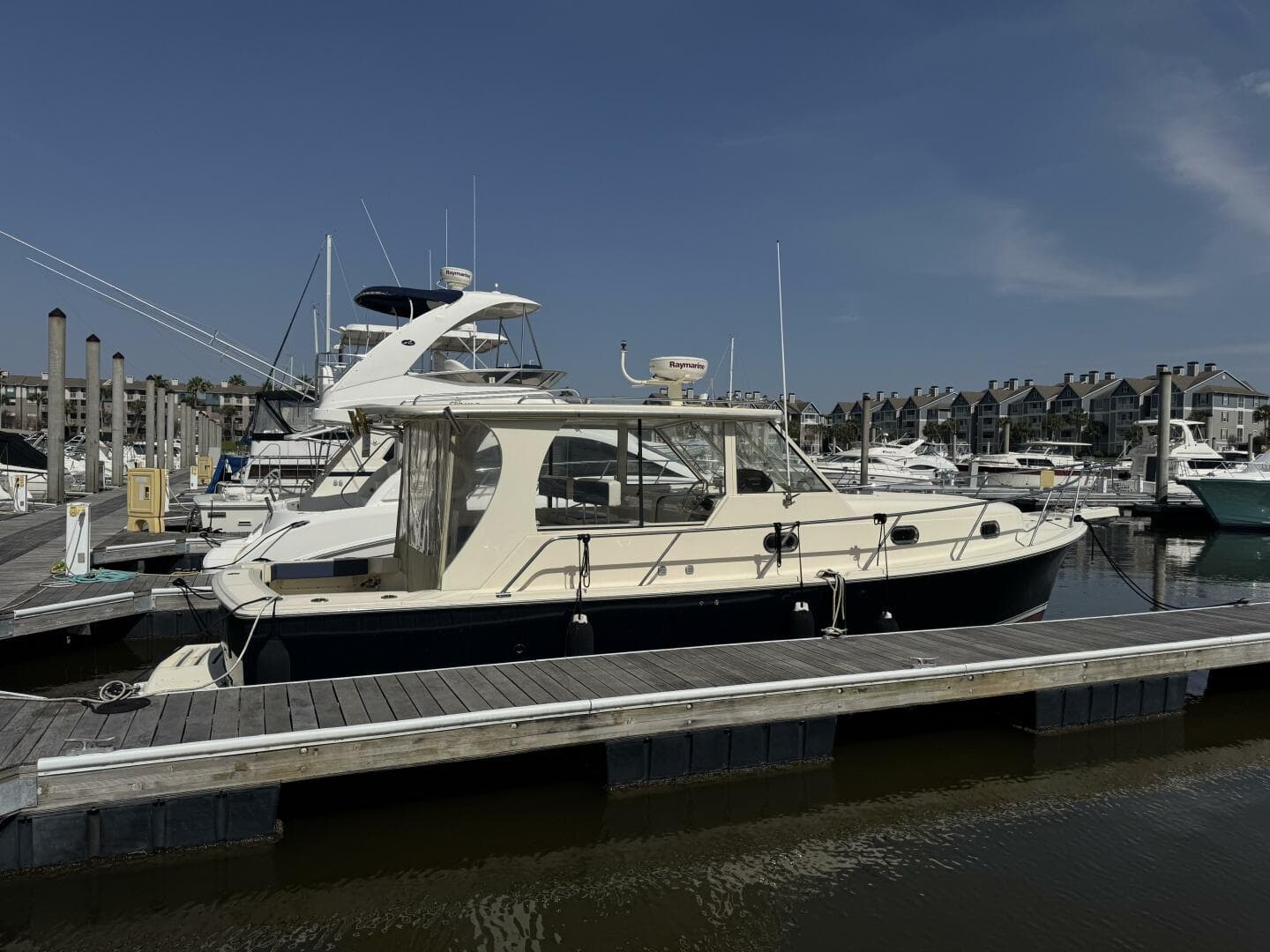 2008 Mainship 34 Pilot Hardtop — photo 2