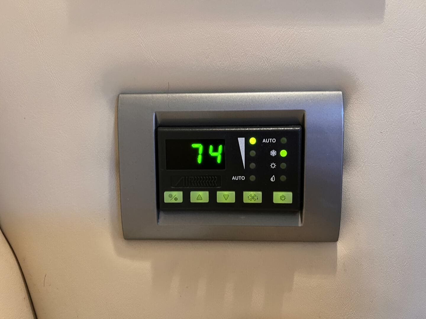 2009 Monterey 280 Sc — photo 75