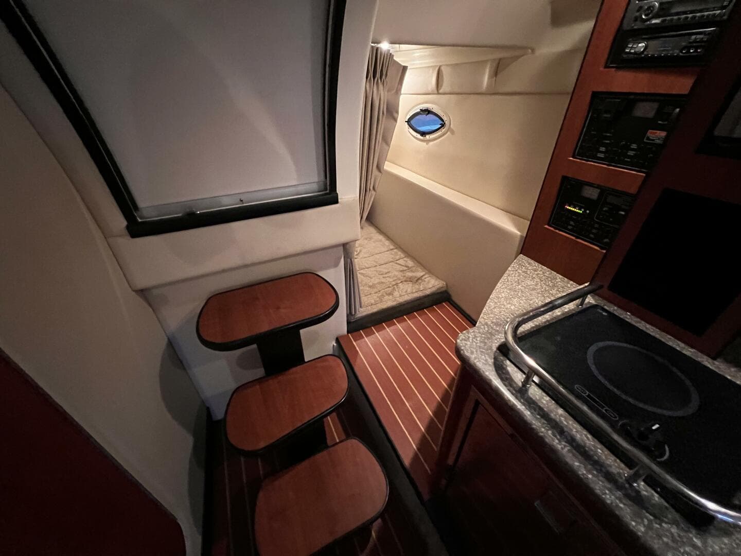 2009 Monterey 280 Sc — photo 57