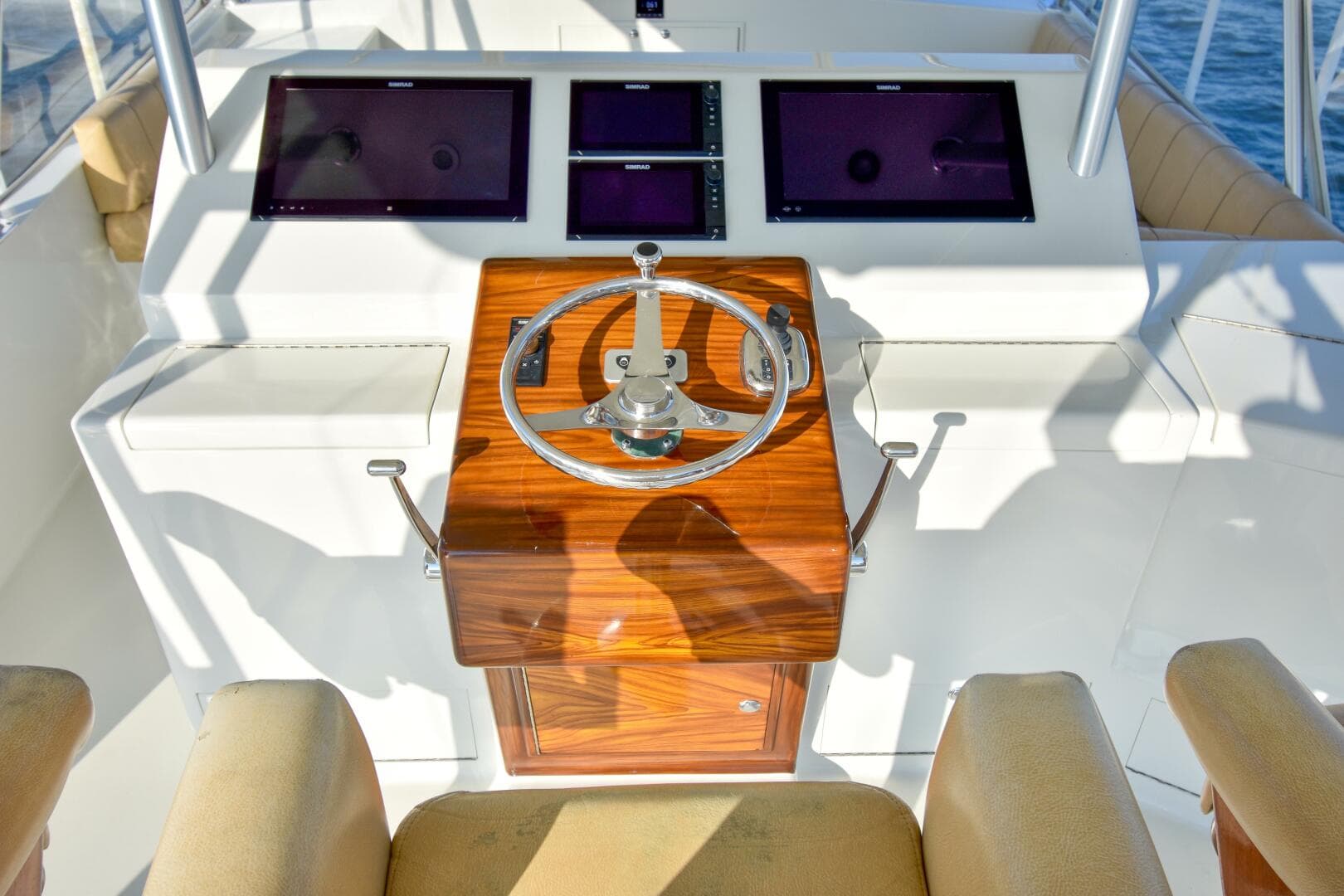 1991 Monterey 65 Convertible Custom Sportfish — photo 3