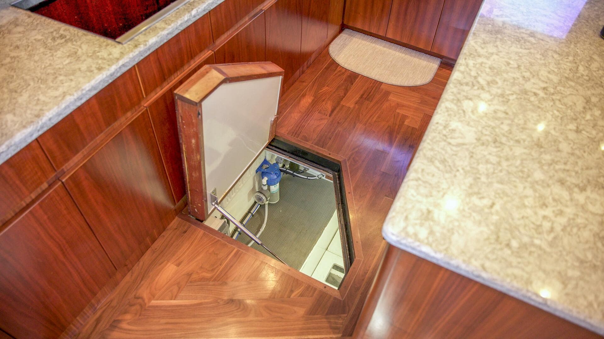 1991 Monterey 65 Convertible Custom Sportfish — photo 25