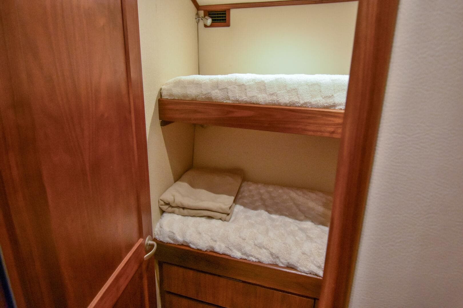 1991 Monterey 65 Convertible Custom Sportfish — photo 21