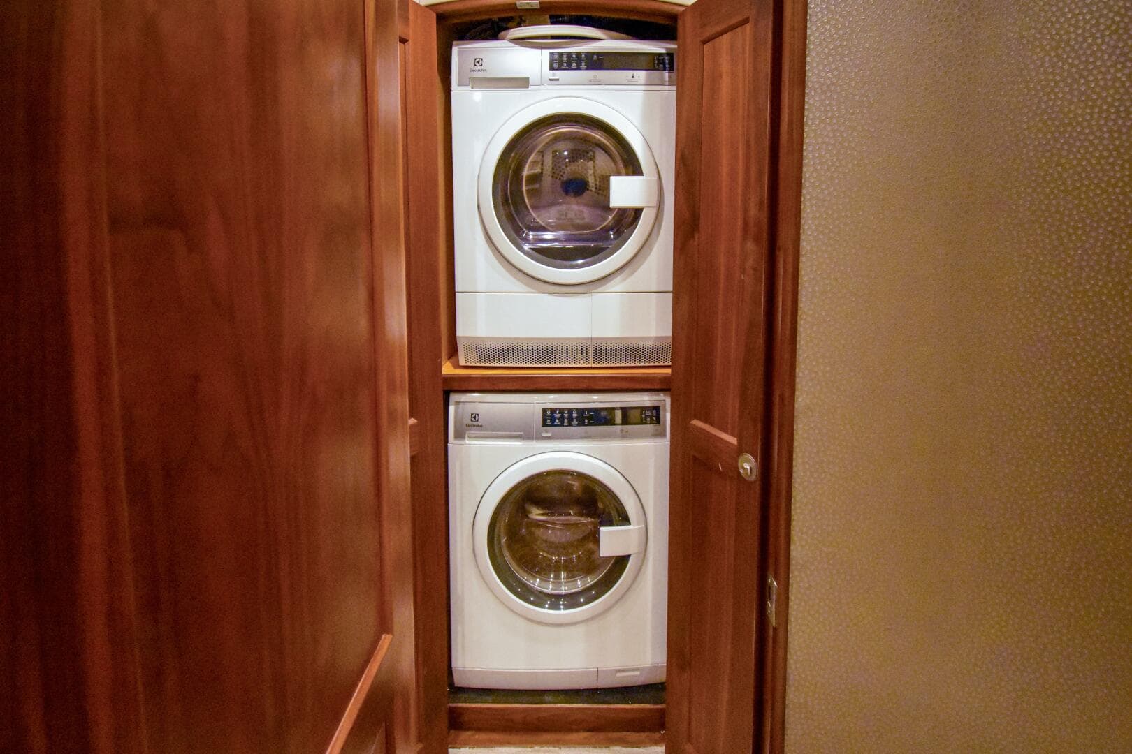 1991 Monterey 65 Convertible Custom Sportfish — photo 15