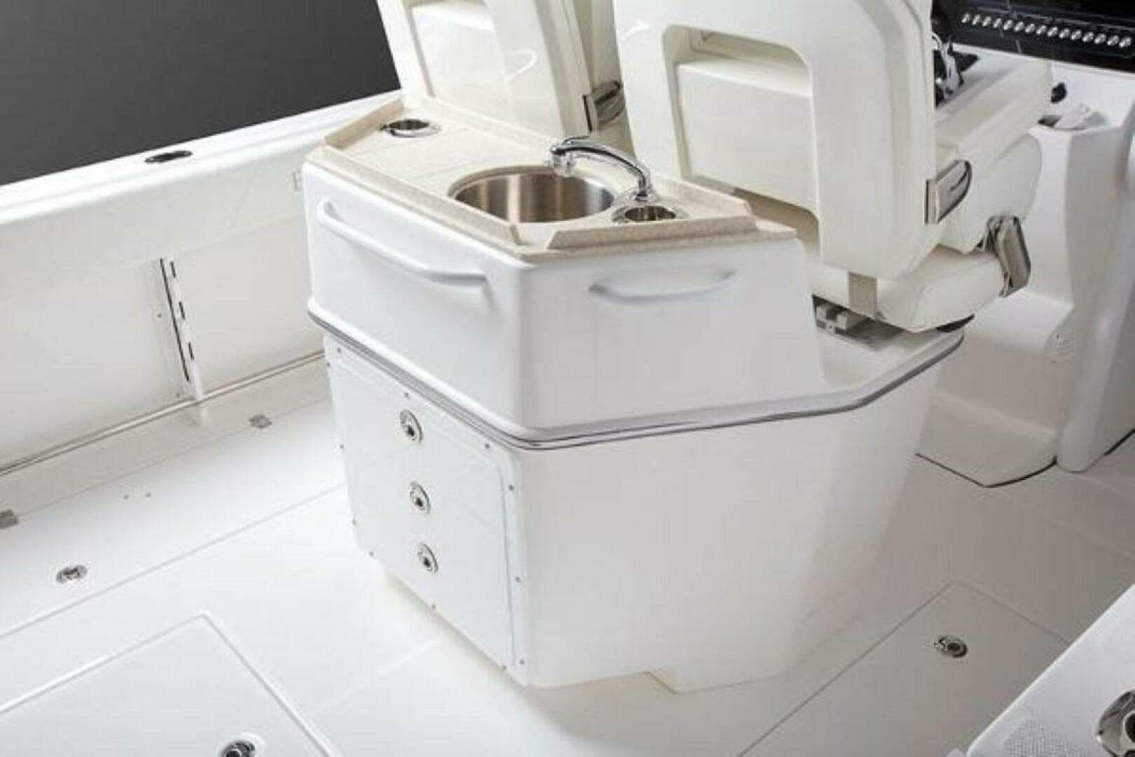 2025 Edgewater 262 CC — photo 7