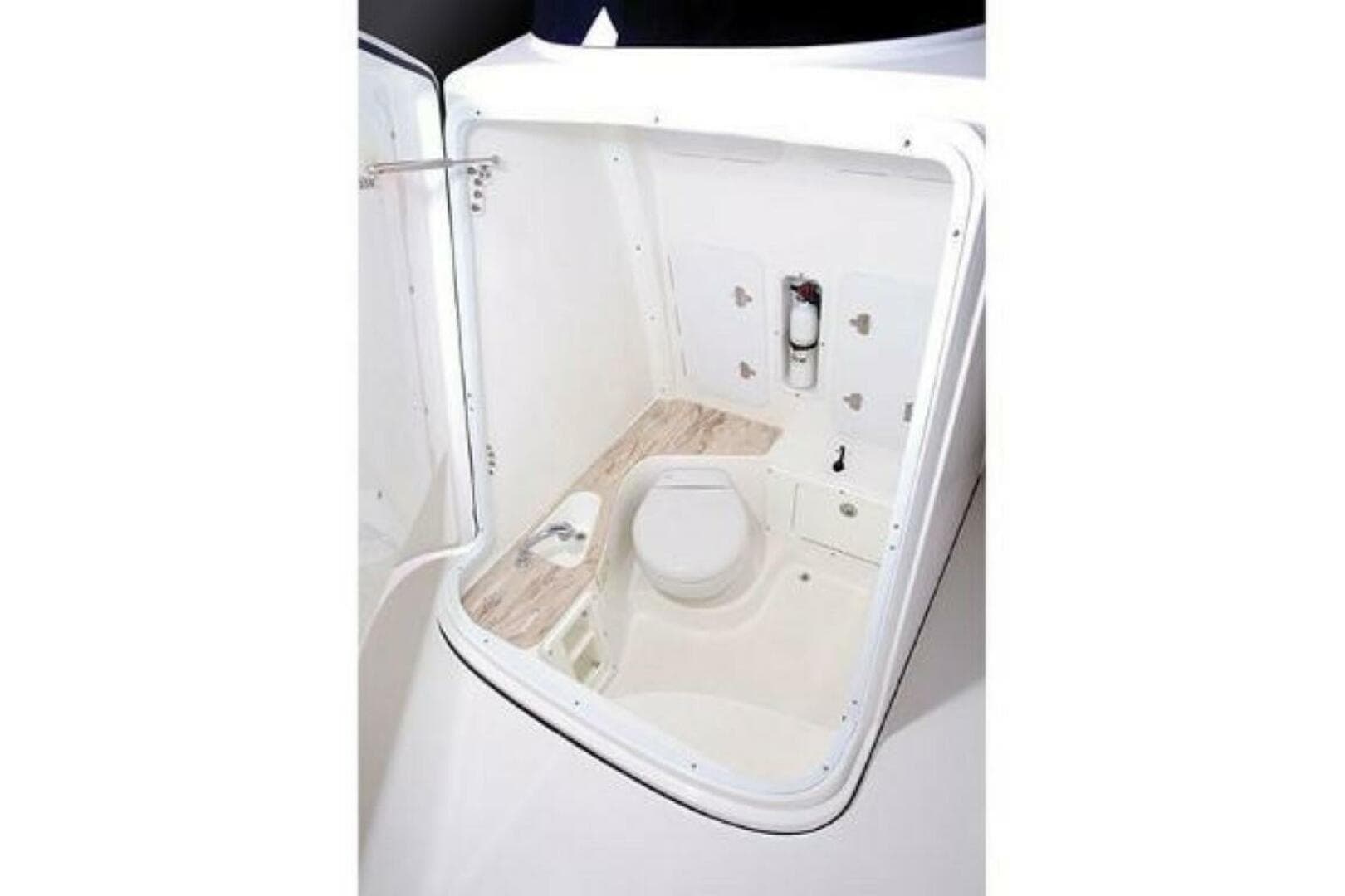 2025 Edgewater 262 CC — photo 8