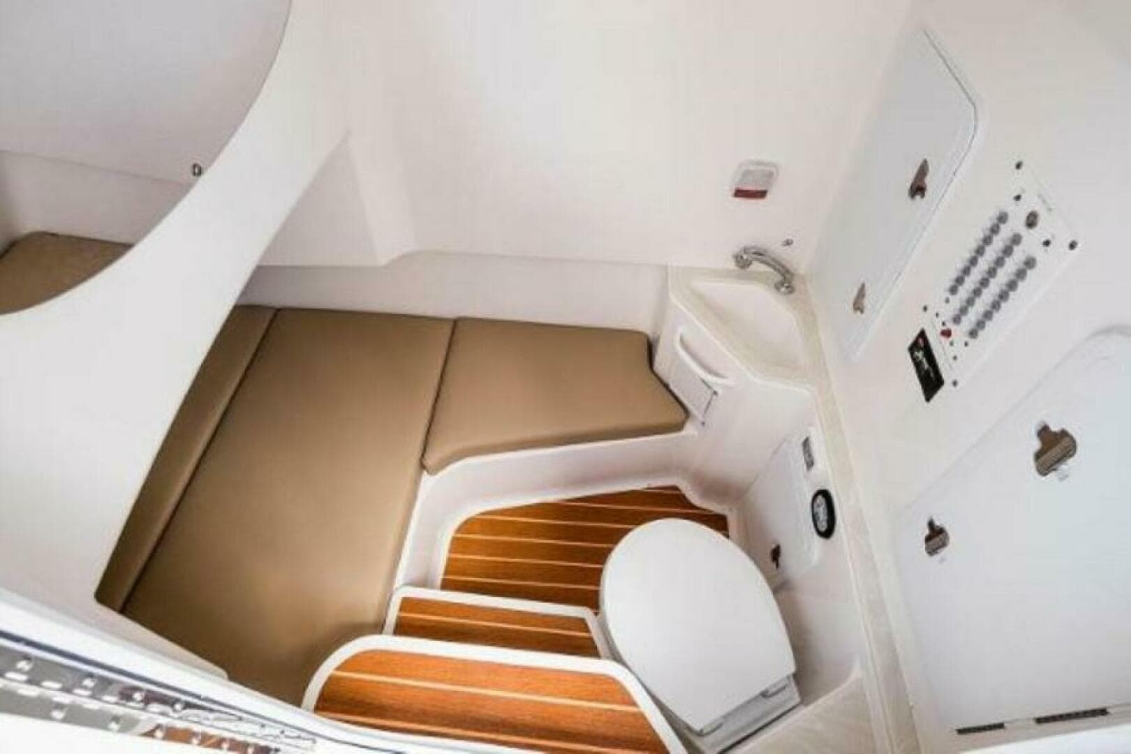 2025 Edgewater 285 CC — photo 11