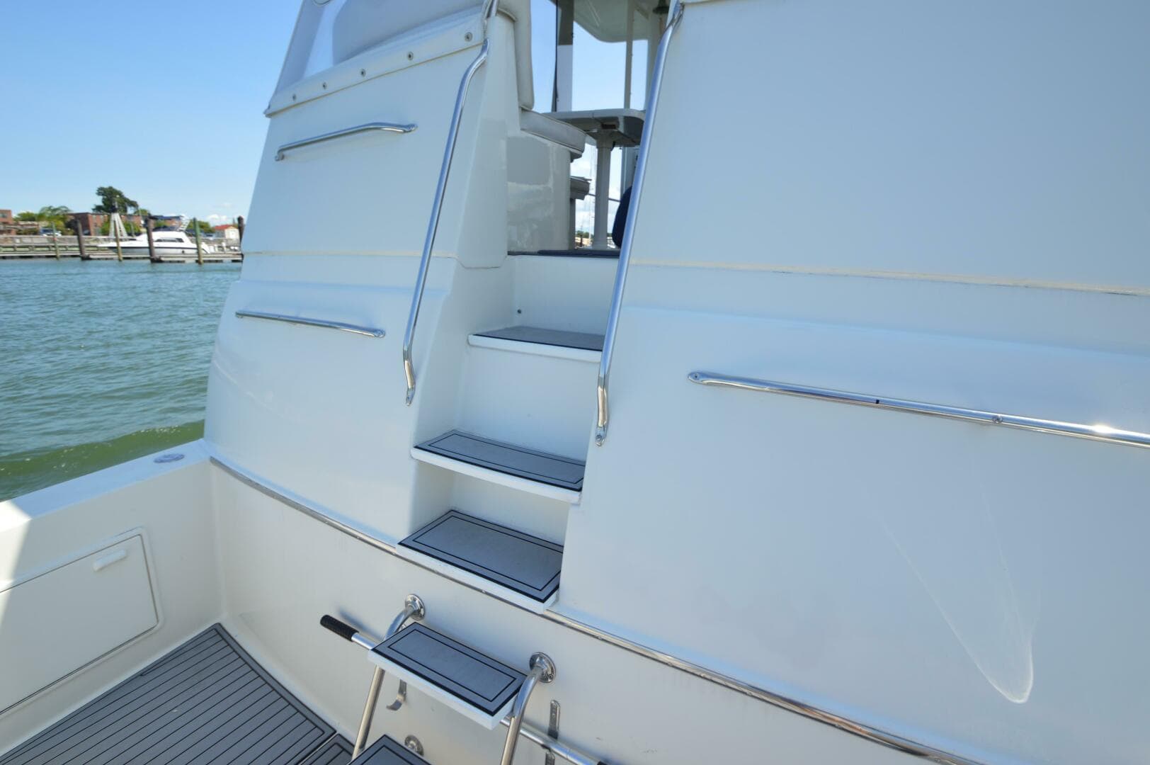 1995 Ocean 48 Cockpit — photo 107