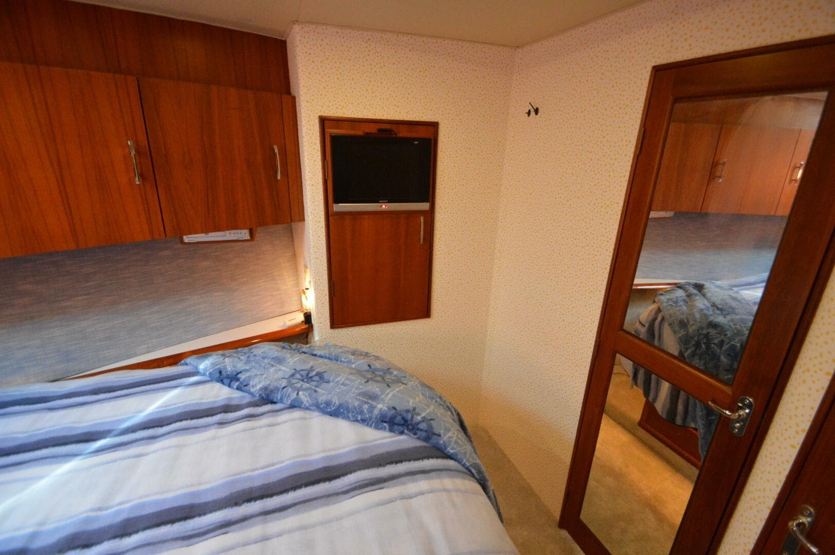 1995 Ocean 48 Cockpit — photo 51