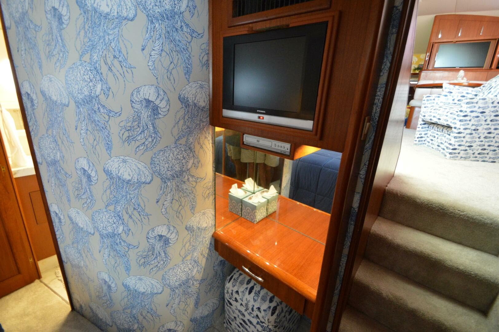 1995 Ocean 48 Cockpit — photo 35