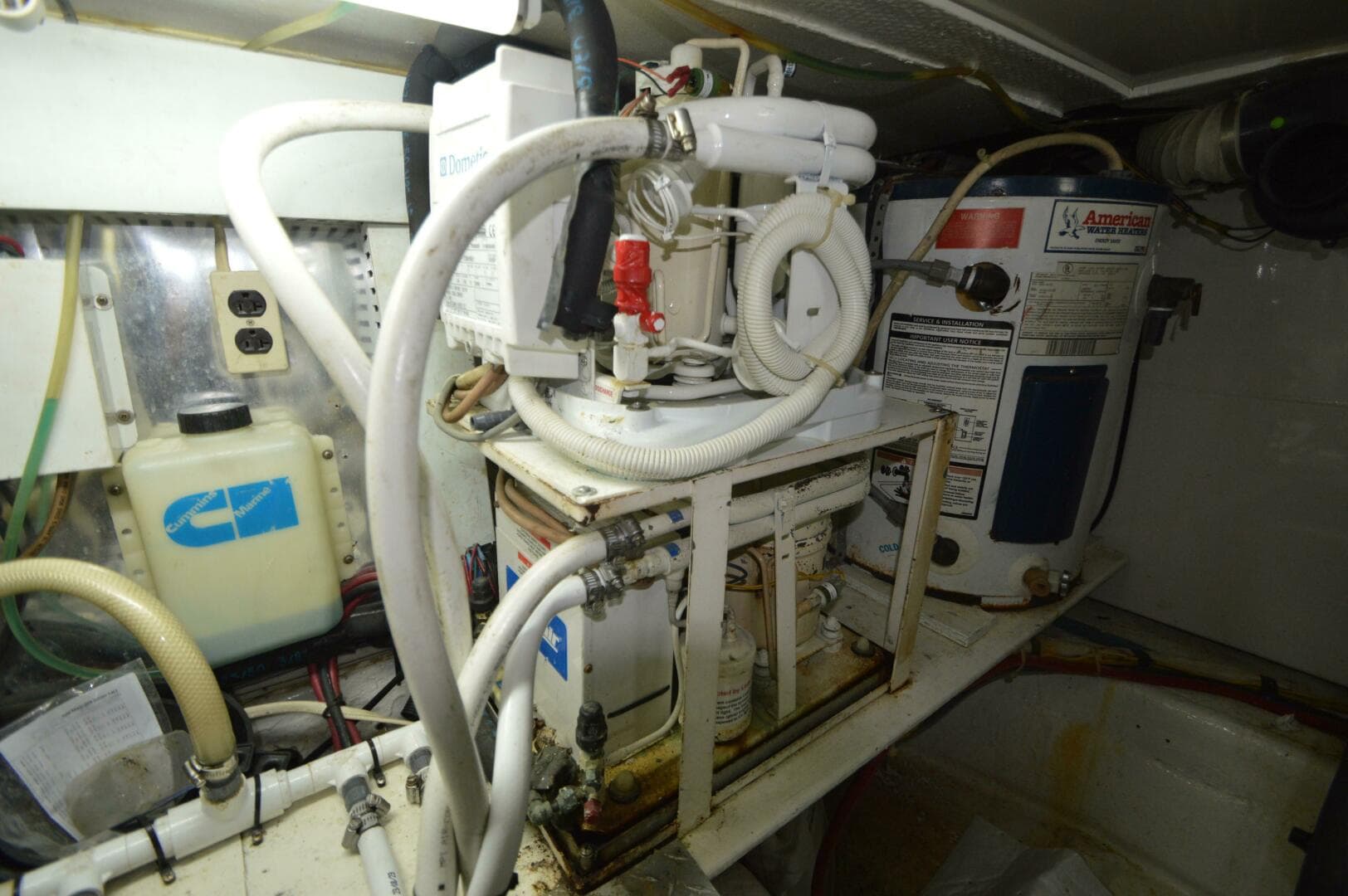 1995 Ocean 48 Cockpit — photo 64