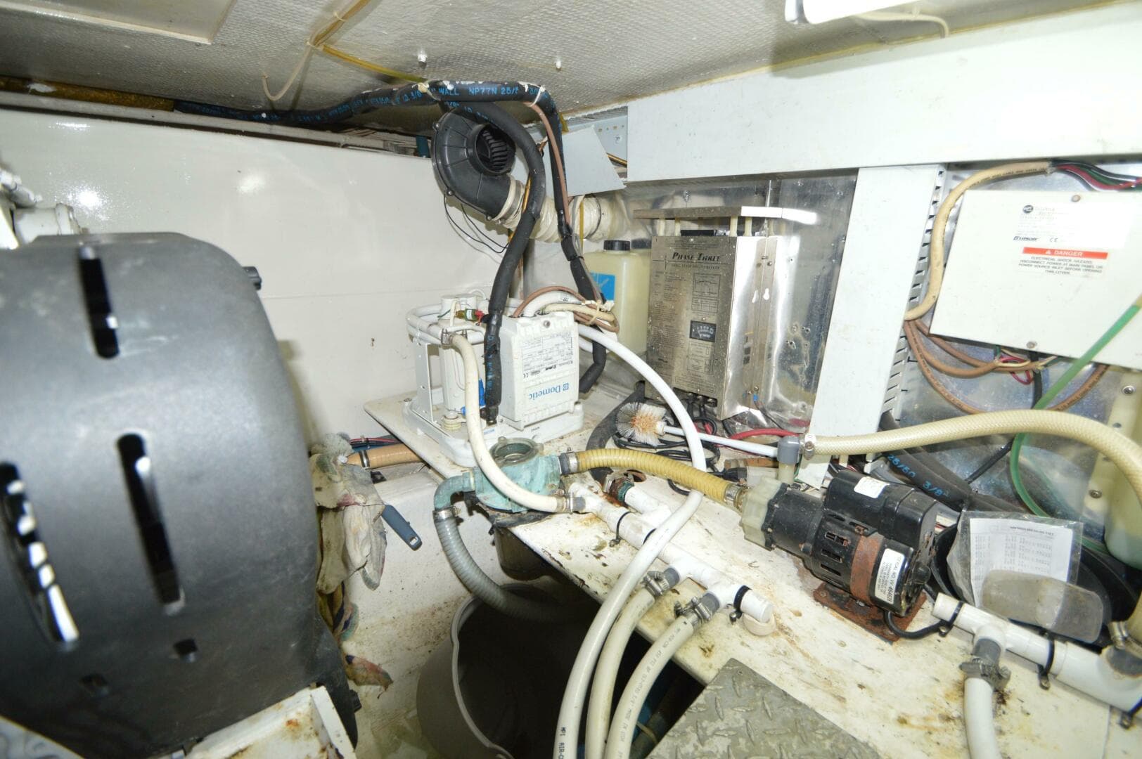 1995 Ocean 48 Cockpit — photo 63