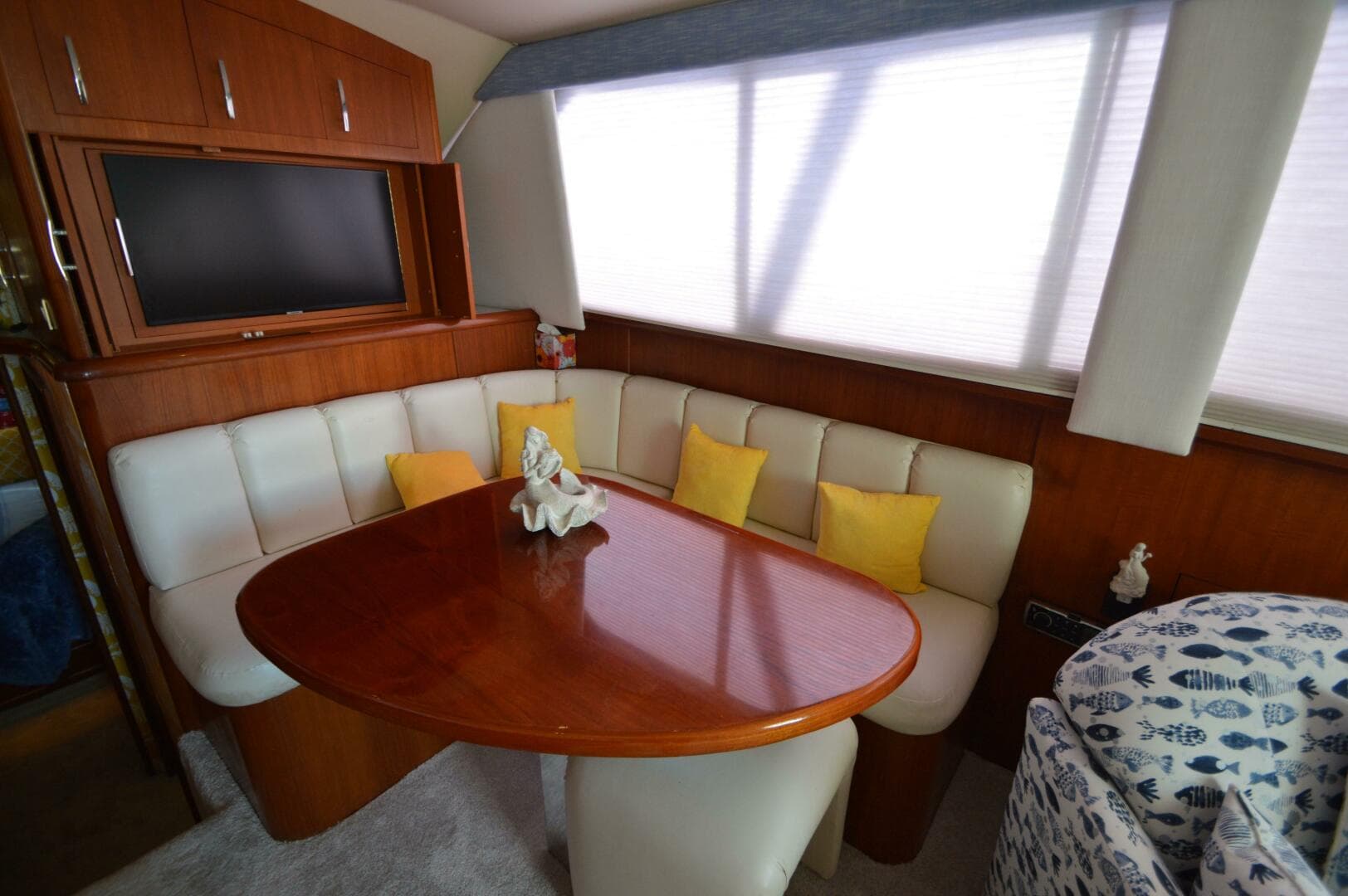 1995 Ocean 48 Cockpit — photo 13