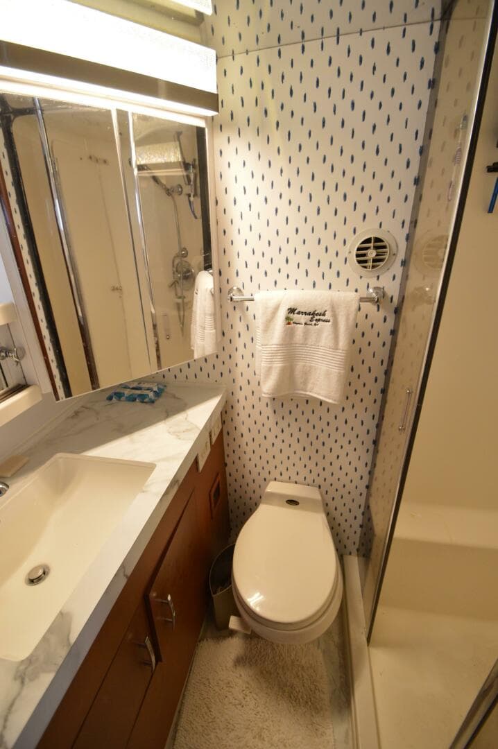 1995 Ocean 48 Cockpit — photo 37