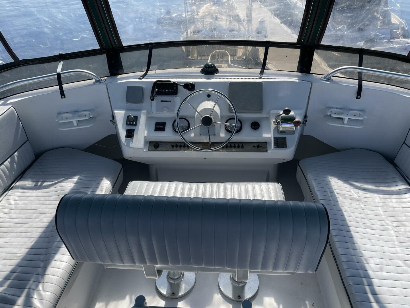 2000 Mainship 390 — photo 16