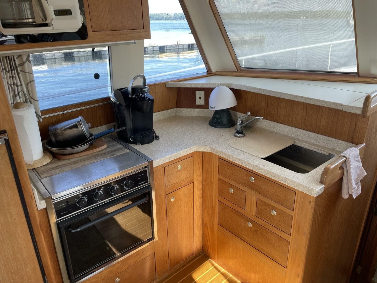 2000 Mainship 390 — photo 8