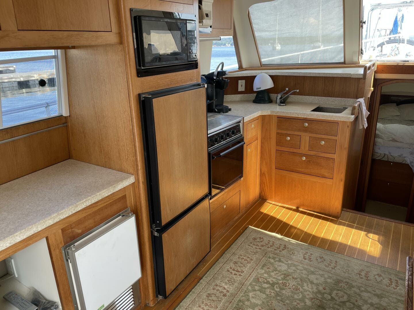 2000 Mainship 390 — photo 10