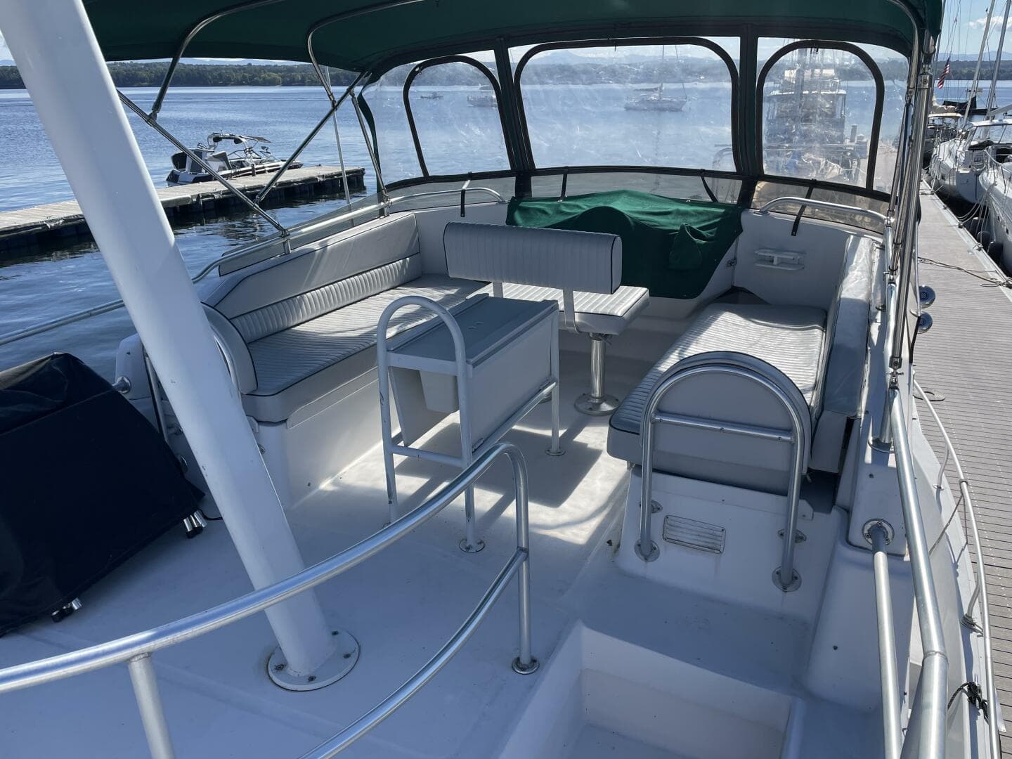 2000 Mainship 390 — photo 18