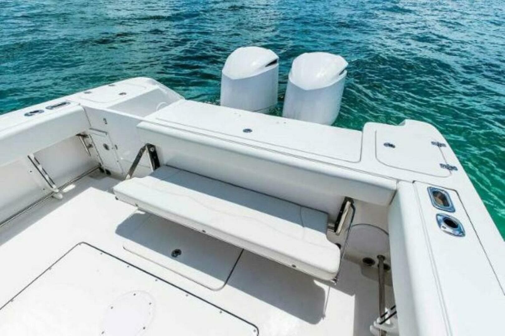 2025 Edgewater 325 CC — photo 9