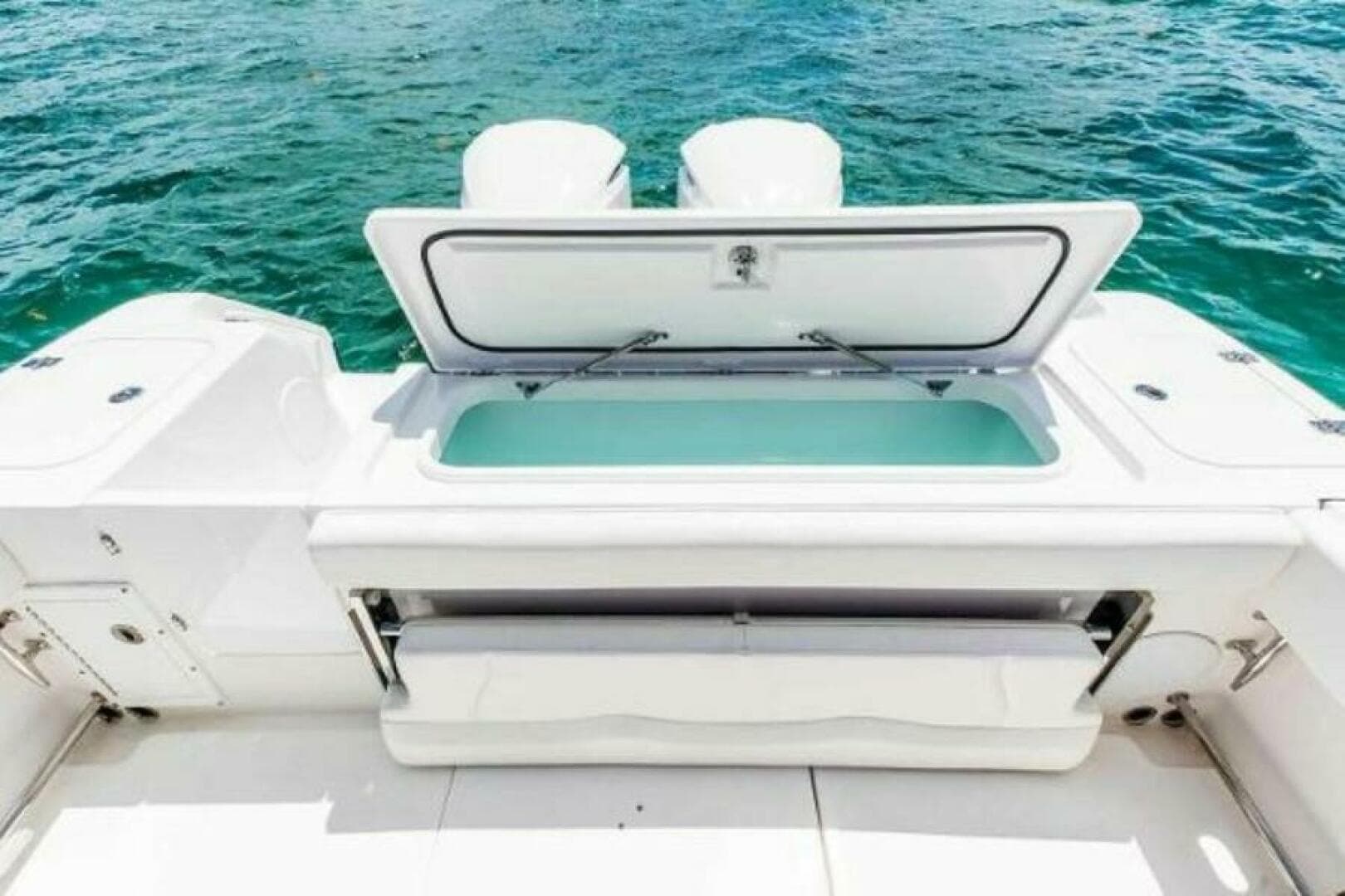 2025 Edgewater 325 CC — photo 12