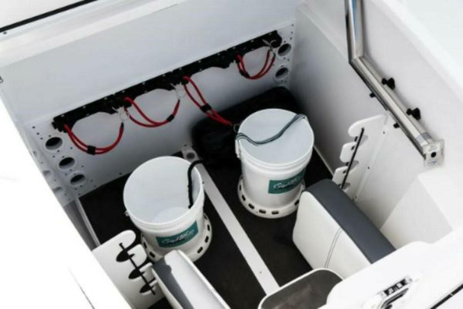 2025 Edgewater 340 CC — photo 9