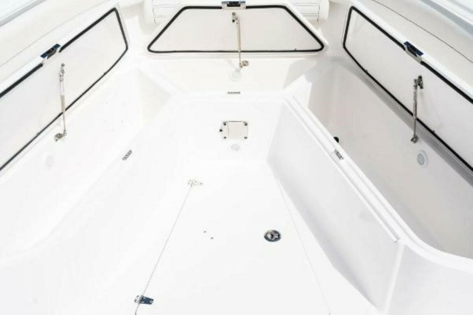 2025 Edgewater 340 CC — photo 6