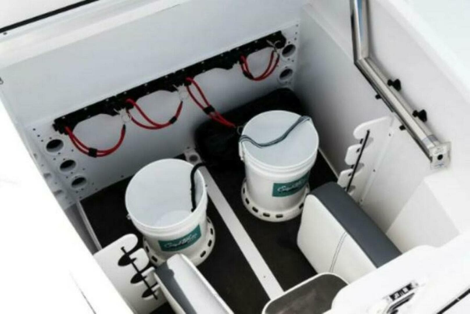 2025 Edgewater 340 CC — photo 9