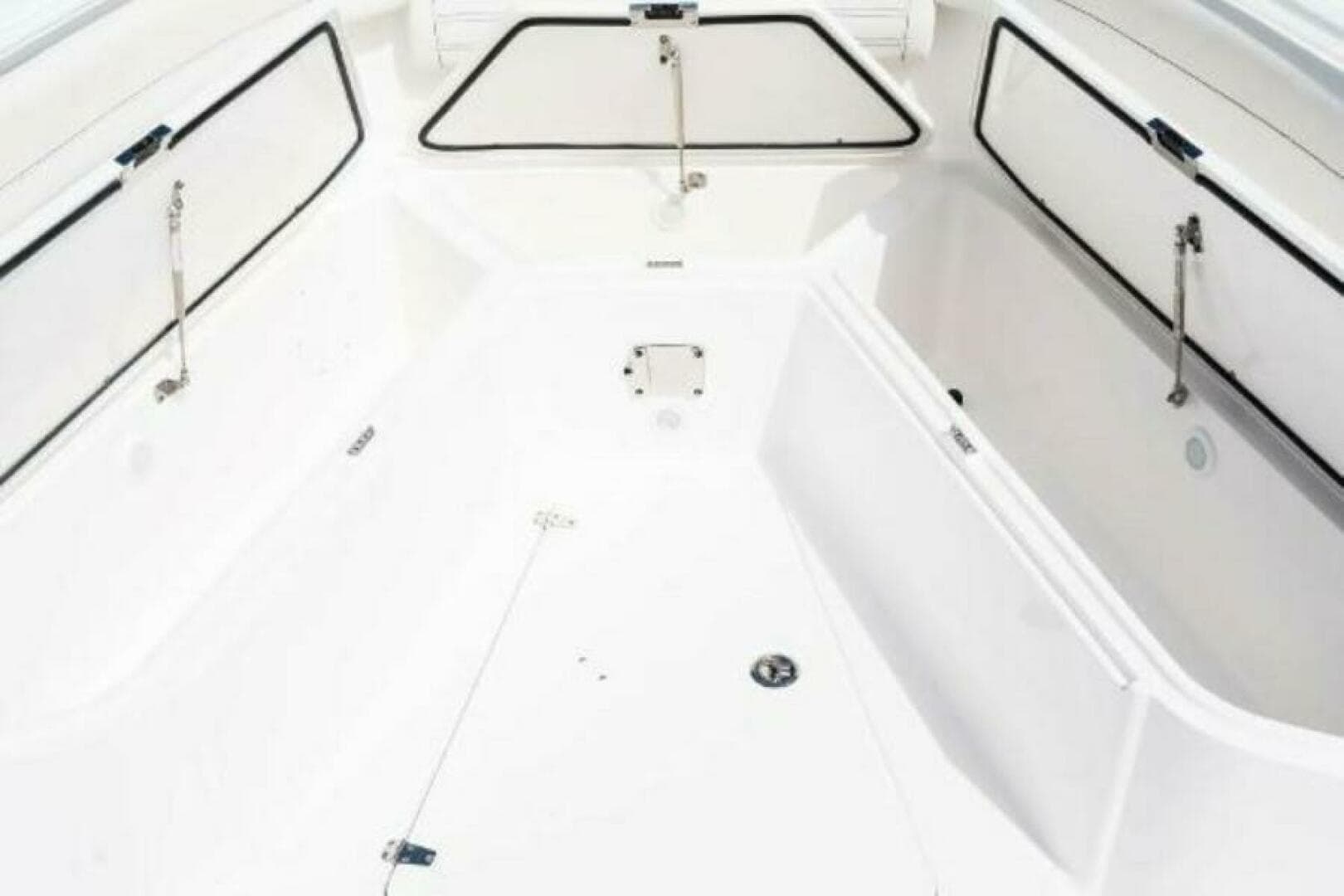 2025 Edgewater 340 CC — photo 6