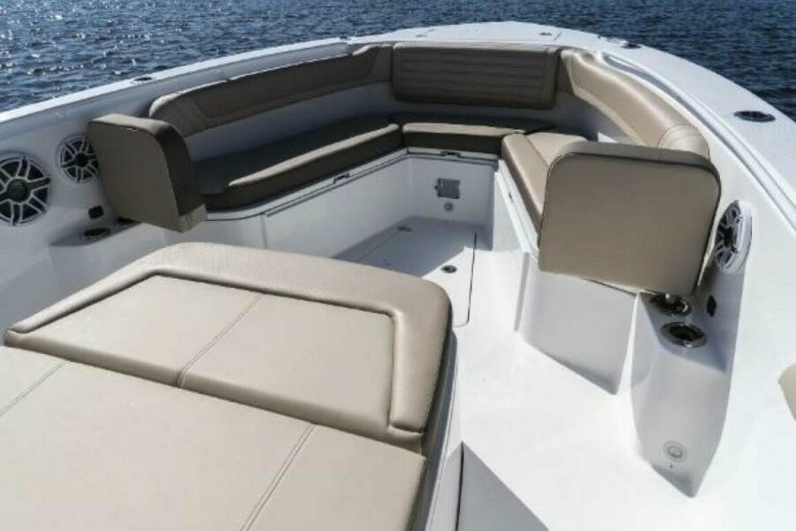 2025 Edgewater 340 CC — photo 4