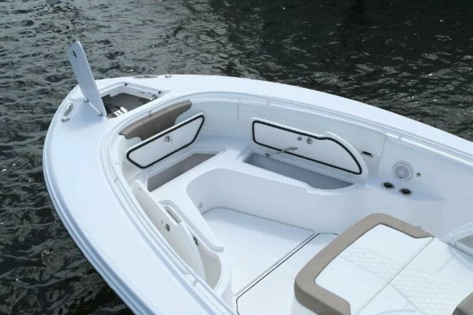 2025 Edgewater 370 CC — photo 4